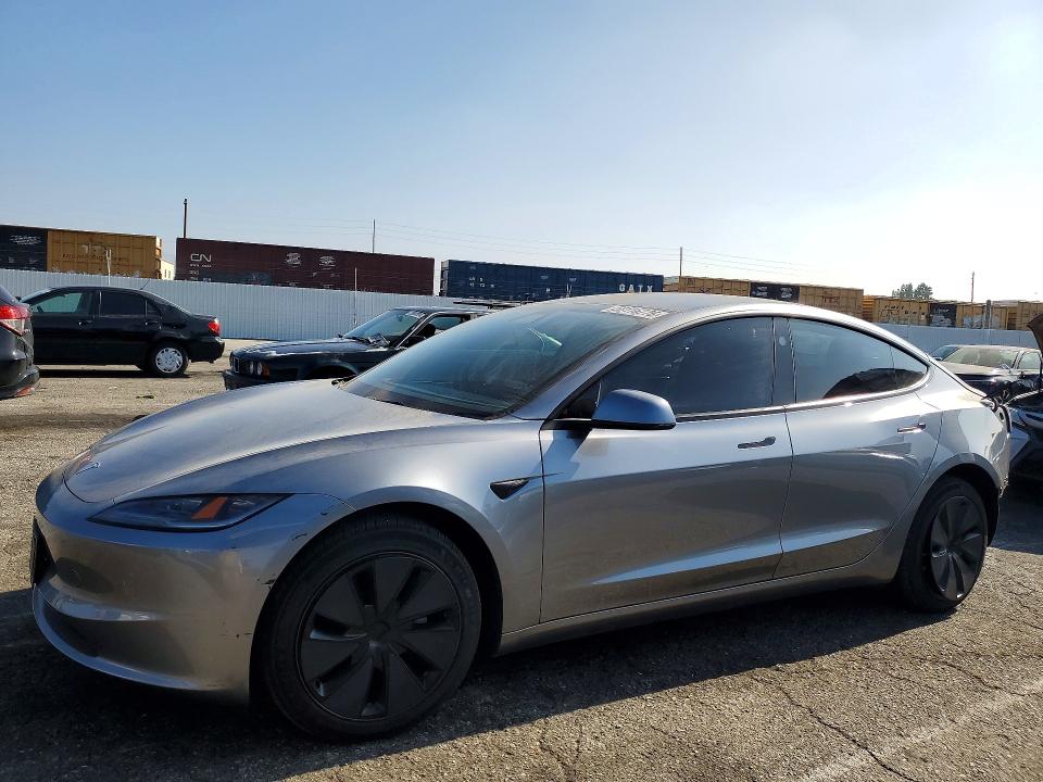 2025 Tesla Model 3 მანქანა იყიდება აუქციონზე, vin: 5YJ3E1EAXSF075590, აუქციონის ნომერი: 58116776