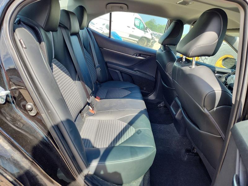 55979866 :رقم المزاد ، 4T1T11AK9MU486611 vin ، 2021 Toyota Camry مزاد بيع