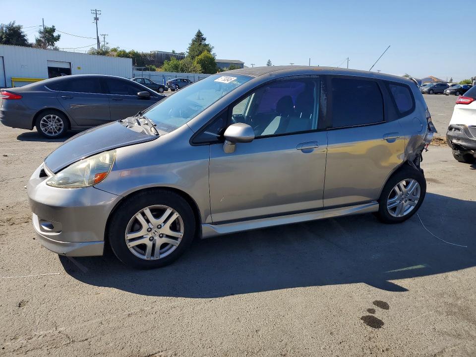 Продажа на аукционе авто 2008 Honda Fit, vin: JHMGD38638S021436, номер лота: 57793846