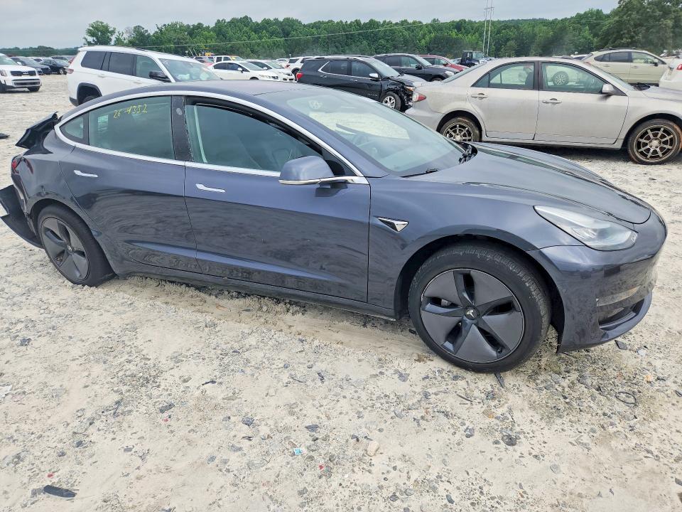 58077586 :رقم المزاد ، 5YJ3E1EA1JF101640 vin ، 2018 Tesla Model 3 مزاد بيع