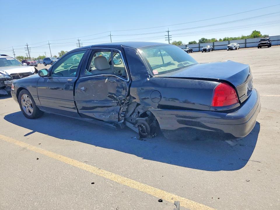 2007 Ford Crown Victoria მანქანა იყიდება აუქციონზე, vin: 2FAHP74VX7X153869, აუქციონის ნომერი: 57357066