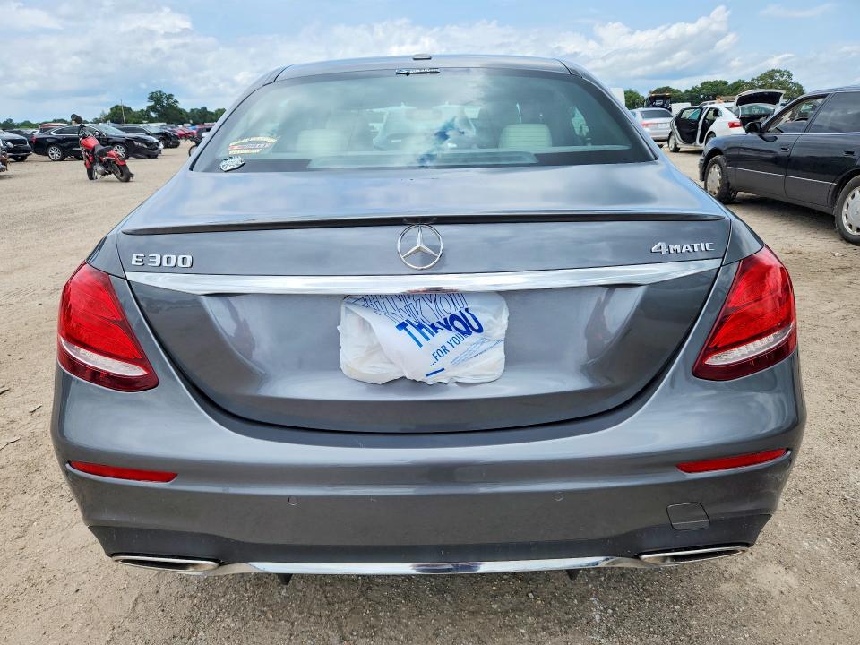 57609896 :رقم المزاد ، WDDZF4KB6HA106072 vin ، 2017 Mercedes-benz E مزاد بيع