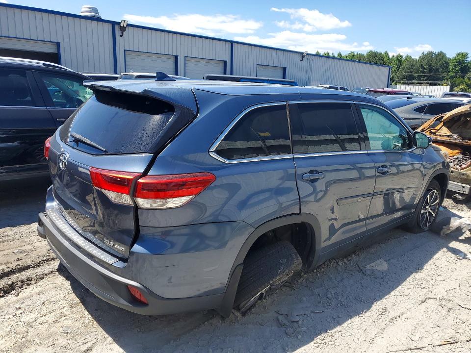 Продаж на аукціоні авто 2018 Toyota Highlander, vin: 5TDJZRFH4JS497970, номер лоту: 54548056