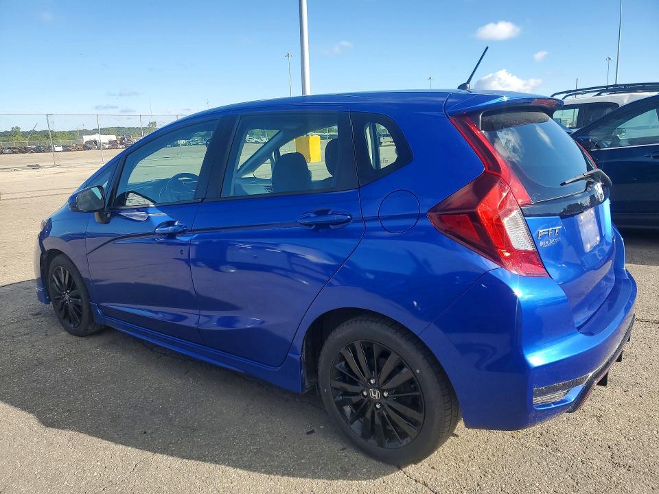 57010866 :رقم المزاد ، 3HGGK5G64JM718327 vin ، 2018 Honda Fit مزاد بيع