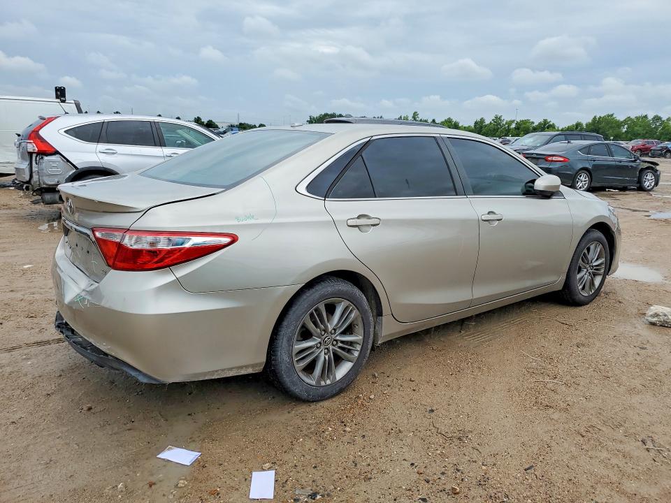 56178946 :رقم المزاد ، 4T1BF1FK6GU125105 vin ، 2016 Toyota Camry مزاد بيع