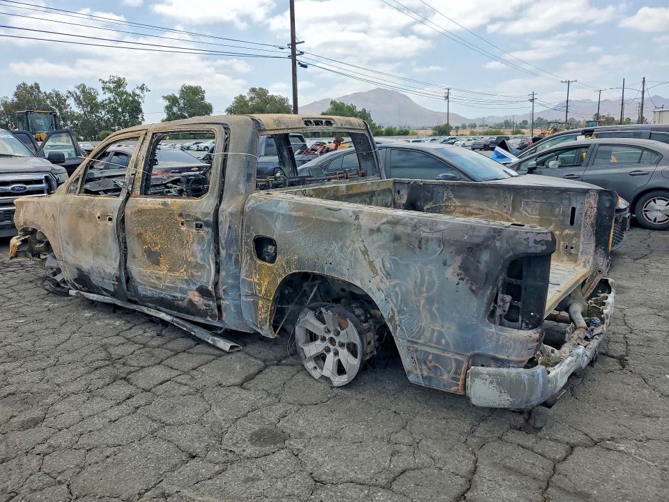 58976706 :رقم المزاد ، 1C6RRELT9KN582435 vin ، 2019 Ram 1500 مزاد بيع
