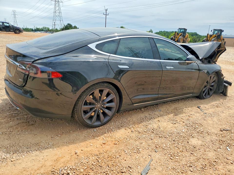 57173626 :رقم المزاد ، 5YJSA1E23GF127066 vin ، 2016 Tesla Model S مزاد بيع
