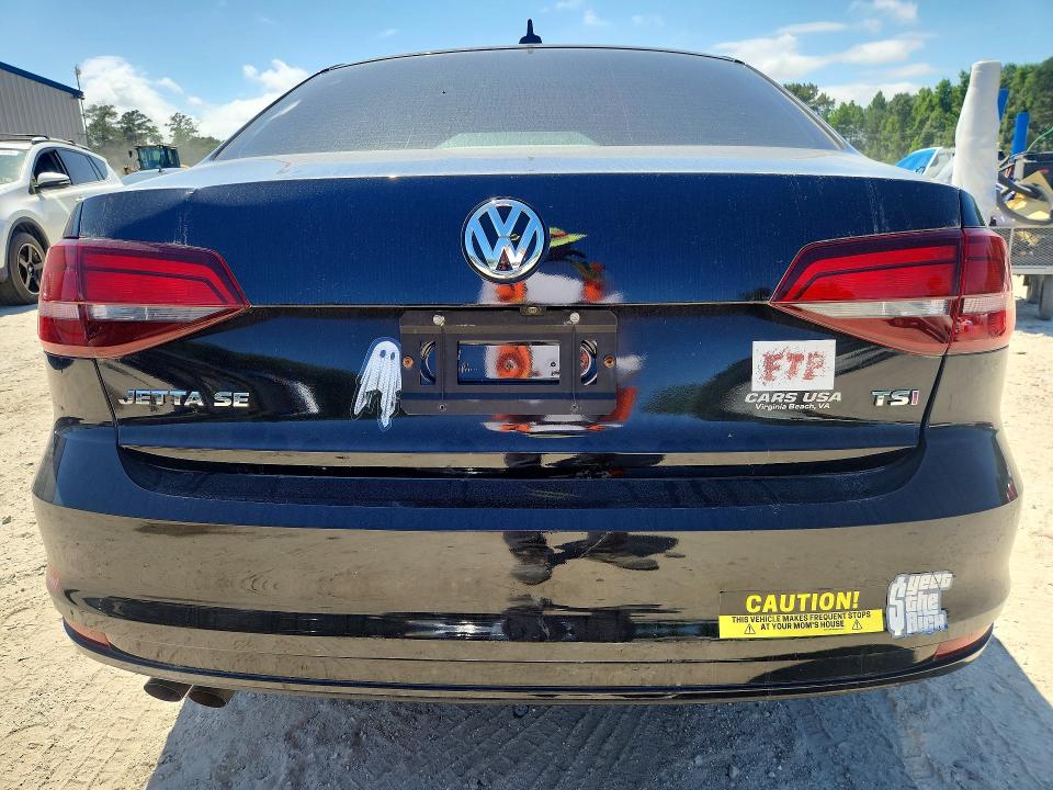 56586106 :رقم المزاد ، 3VWDB7AJ6HM311112 vin ، 2017 Volkswagen Jetta مزاد بيع