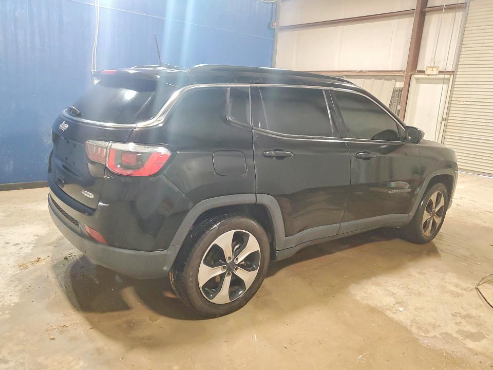 56696166 :رقم المزاد ، 3C4NJCBB1JT102706 vin ، 2018 Jeep Compass مزاد بيع