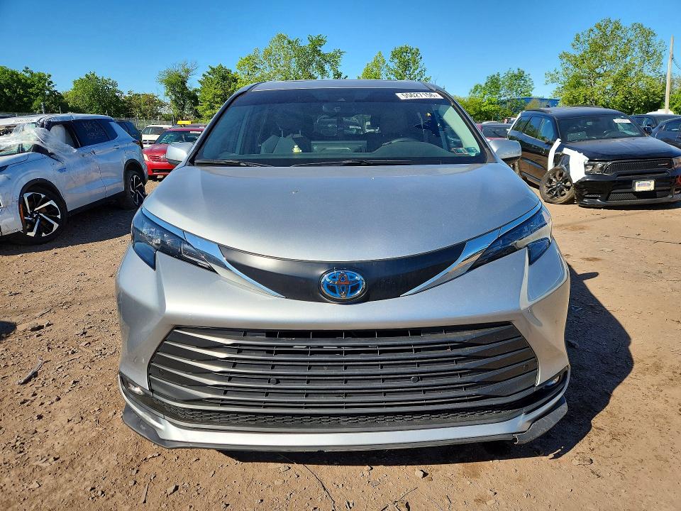 55627156 :رقم المزاد ، 5TDYSKFC3SS163770 vin ، 2025 Toyota Sienna مزاد بيع