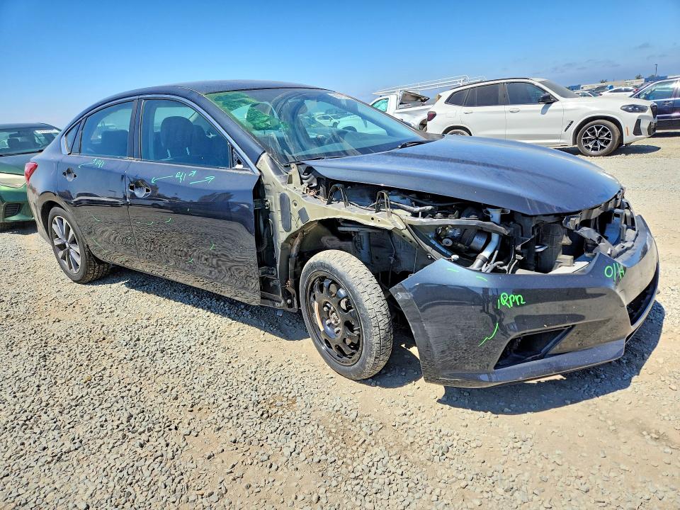 2017 Nissan Altima მანქანა იყიდება აუქციონზე, vin: 1N4AL3AP7HC187567, აუქციონის ნომერი: 58218396
