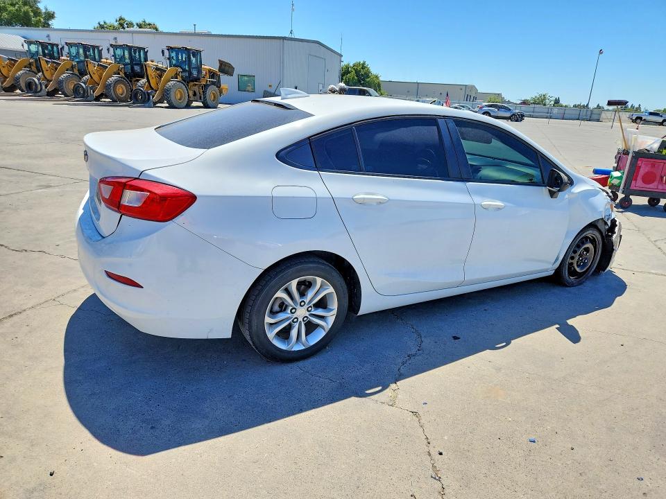 58450846 :رقم المزاد ، 1G1BC5SM1K7153258 vin ، 2019 Chevrolet Cruze مزاد بيع