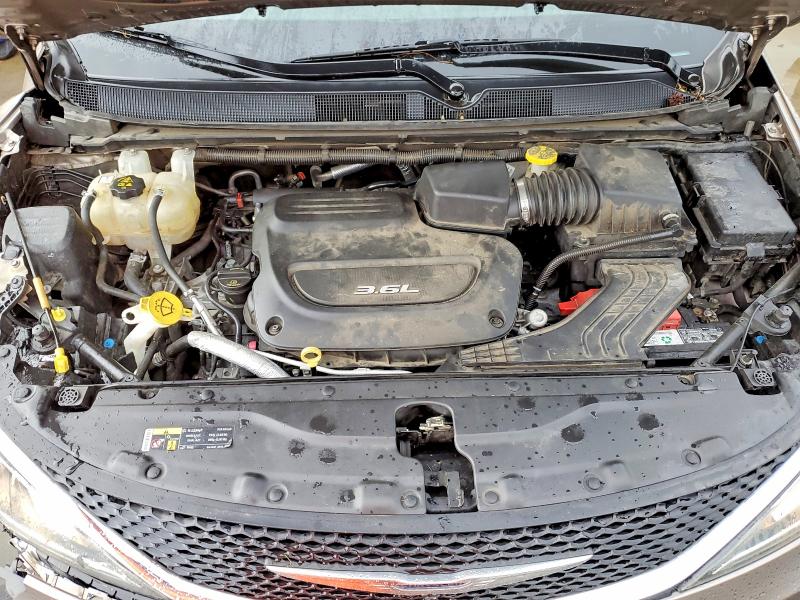 56931716 :رقم المزاد ، 2C4RC1EG7HR768926 vin ، 2017 Chrysler Pacifica مزاد بيع
