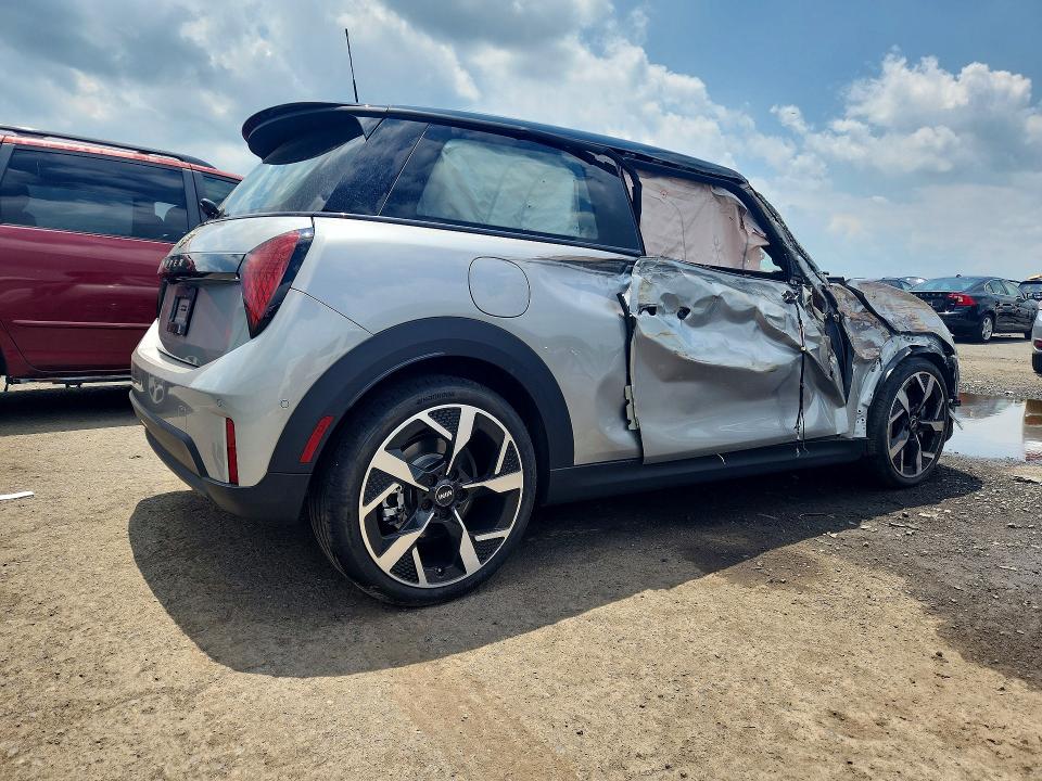 Продажа на аукционе авто 2025 Mini Cooper, vin: WMW23GD0XS2W25559, номер лота: 57183406