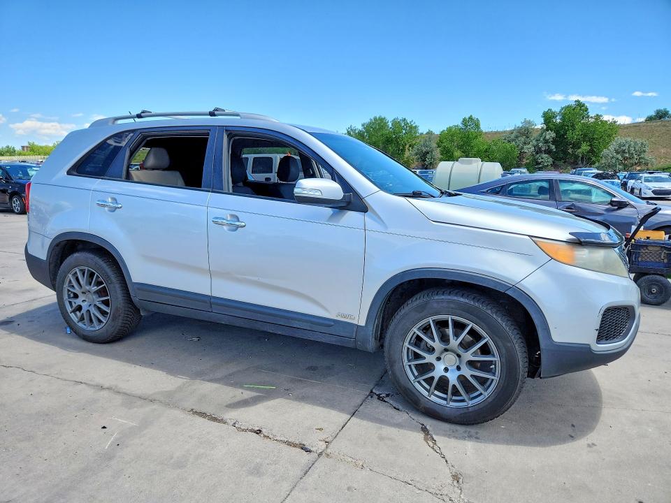 2011 Kia Sorento მანქანა იყიდება აუქციონზე, vin: 5XYKTDA22BG078025, აუქციონის ნომერი: 56634826