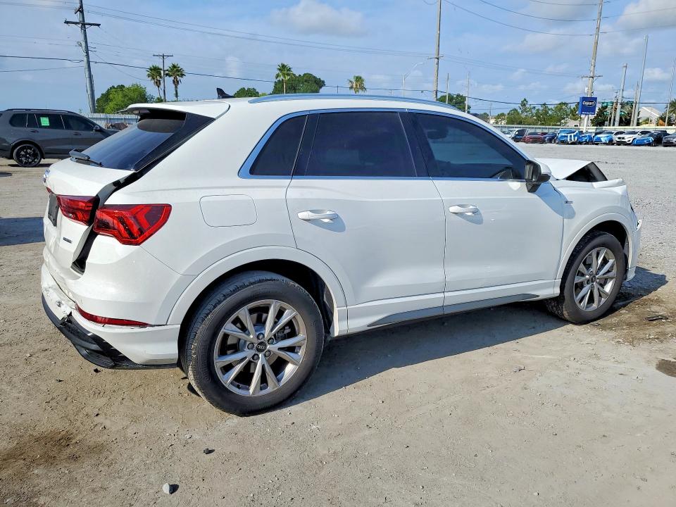 56586756 :رقم المزاد ، WA1DECF33M1098019 vin ، 2021 Audi Q3 مزاد بيع