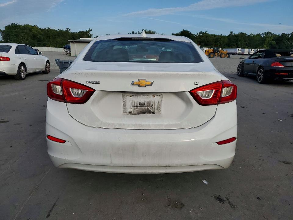 Продажа на аукционе авто 2018 Chevrolet Cruze, vin: 1G1BE5SM6J7177631, номер лота: 58092766