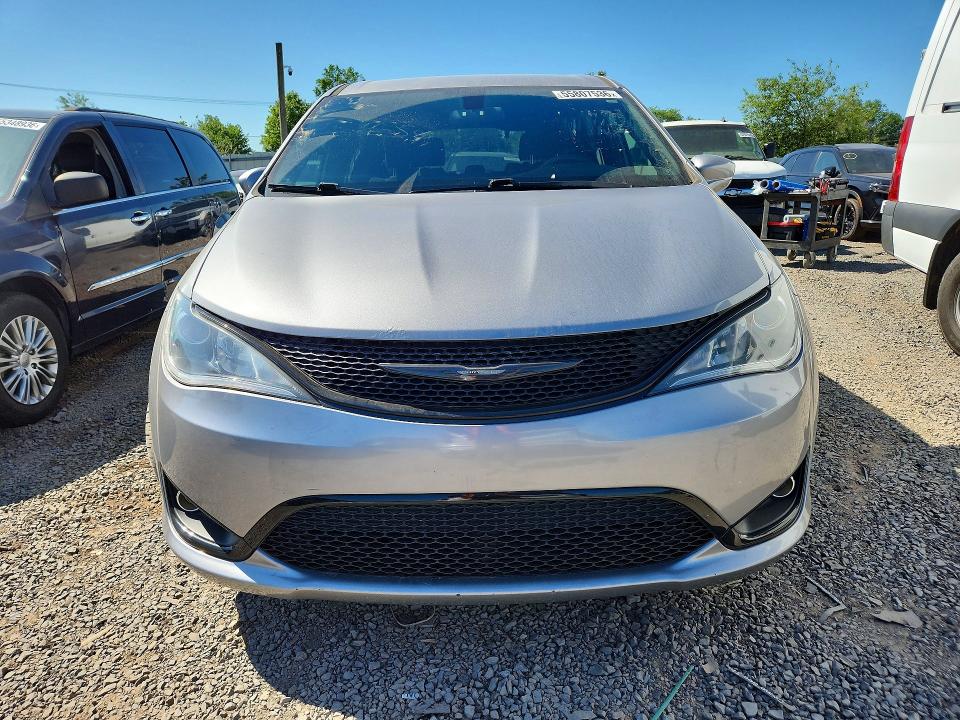 2018 Chrysler Pacifica მანქანა იყიდება აუქციონზე, vin: 2C4RC1FG7JR357806, აუქციონის ნომერი: 55807536