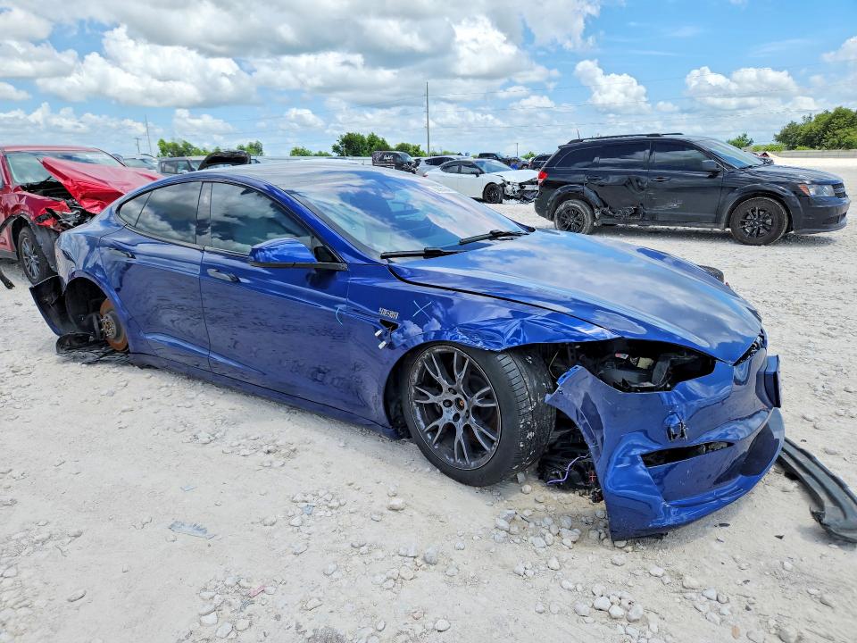 56999946 :رقم المزاد ، 5YJSA1E60MF454393 vin ، 2021 Tesla Model S مزاد بيع