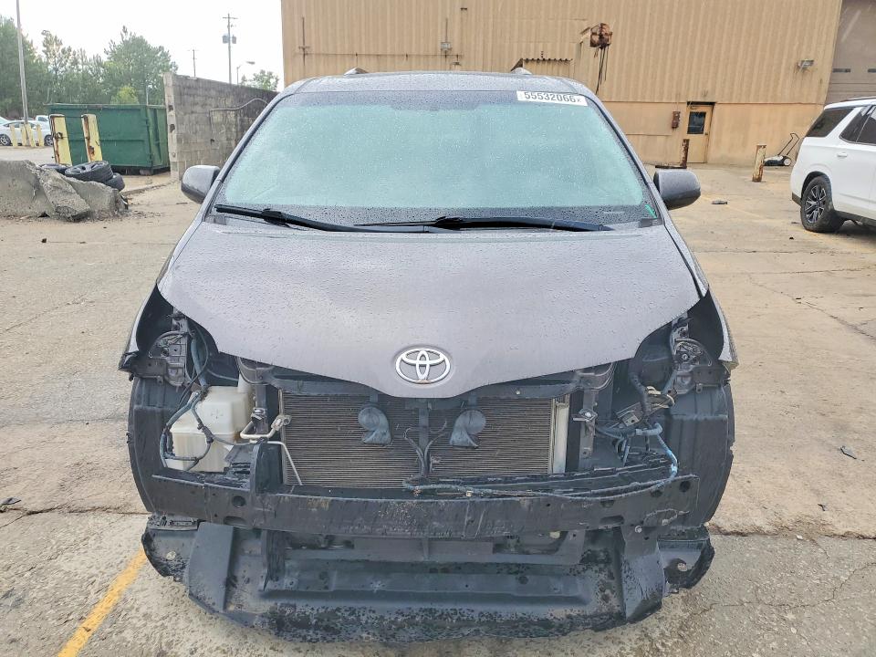 55532066 :رقم المزاد ، 5TDYK3DC8GS741944 vin ، 2016 Toyota Sienna مزاد بيع