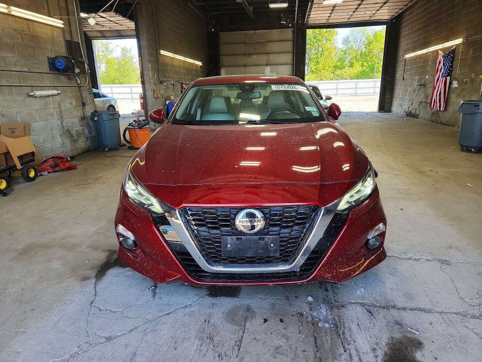 55733926 :رقم المزاد ، 1N4BL4EV1KC102331 vin ، 2019 Nissan Altima مزاد بيع