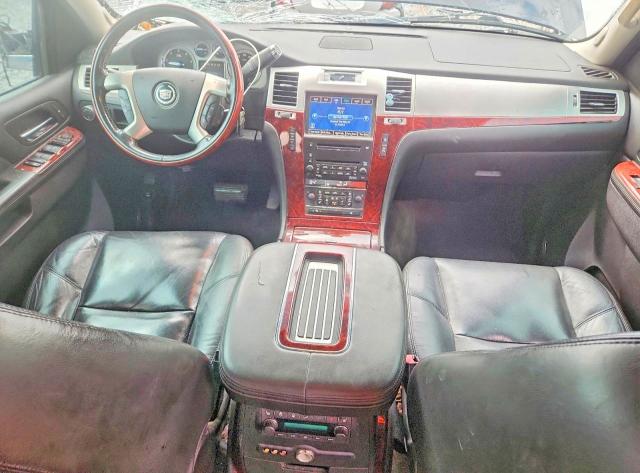 2010 Cadillac Escalade მანქანა იყიდება აუქციონზე, vin: 1GYUKCEF3AR217673, აუქციონის ნომერი: 58234536