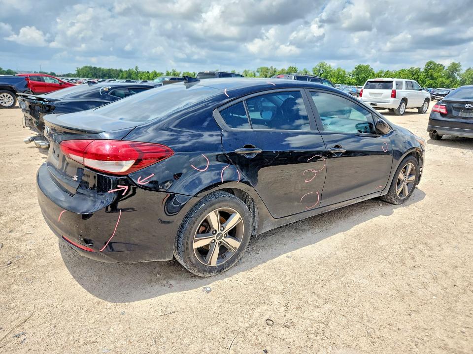 55787716 :رقم المزاد ، 3KPFL4A78JE207250 vin ، 2018 Kia Forte مزاد بيع