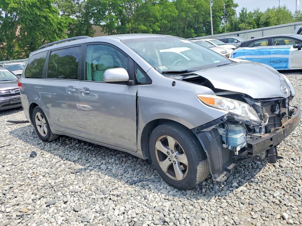 2014 Toyota Sienna მანქანა იყიდება აუქციონზე, vin: 5TDKK3DC9ES518072, აუქციონის ნომერი: 57130546