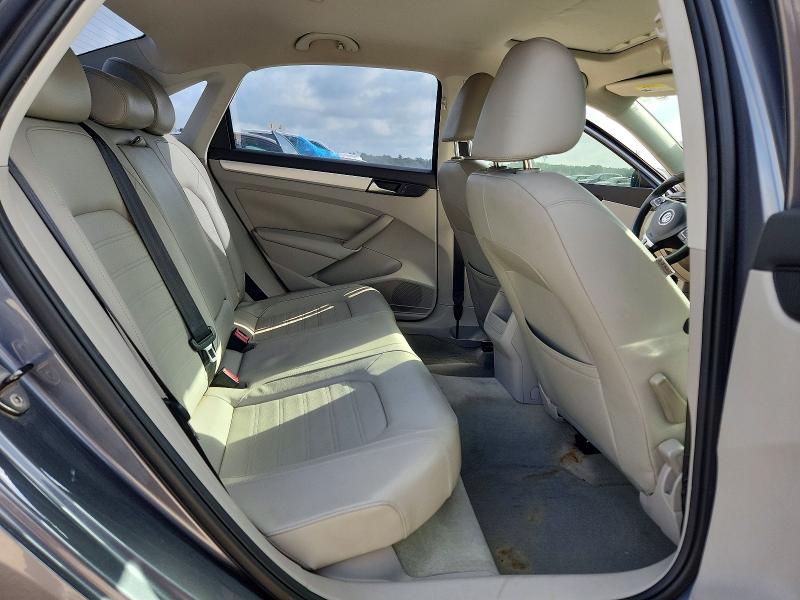 56723186 :رقم المزاد ، 1VWBM7A32CC047223 vin ، 2012 Volkswagen Passat مزاد بيع