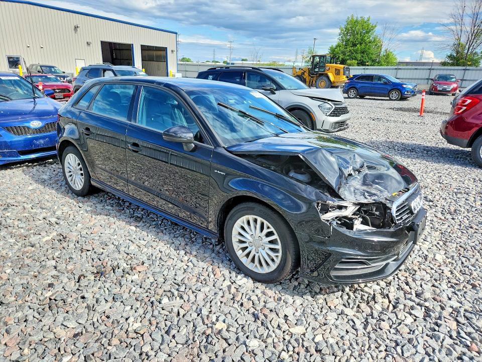 Продаж на аукціоні авто 2016 Audi A3, vin: WAUVPBFF0GA093130, номер лоту: 57578306