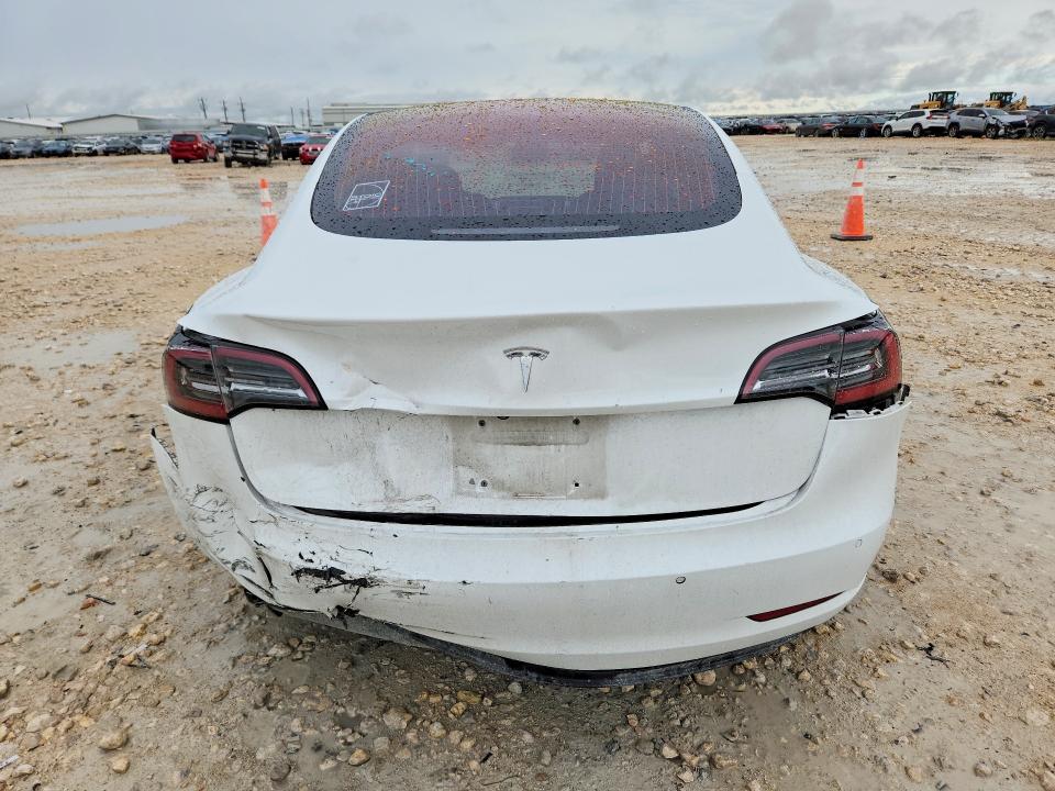 57314086 :رقم المزاد ، 5YJ3E1EA2JF035258 vin ، 2018 Tesla Mdl 3 مزاد بيع
