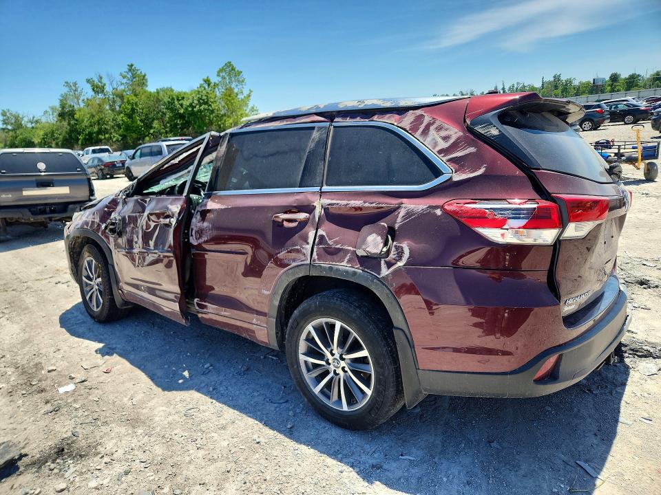 55582596 :رقم المزاد ، 5TDJZRFH6JS851293 vin ، 2018 Toyota Highlander مزاد بيع