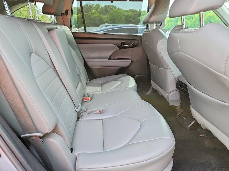 55650116 :رقم المزاد ، 5TDGZRBH5NS241939 vin ، 2022 Toyota Highlander مزاد بيع