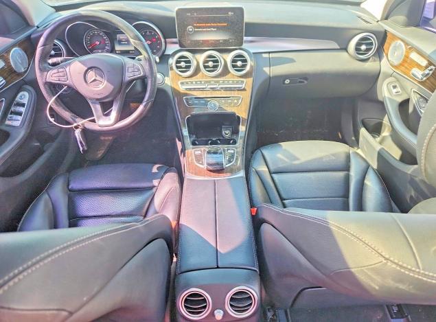 58948006 :رقم المزاد ، 55SWF4KB6HU221418 vin ، 2017 Mercedes-benz C مزاد بيع