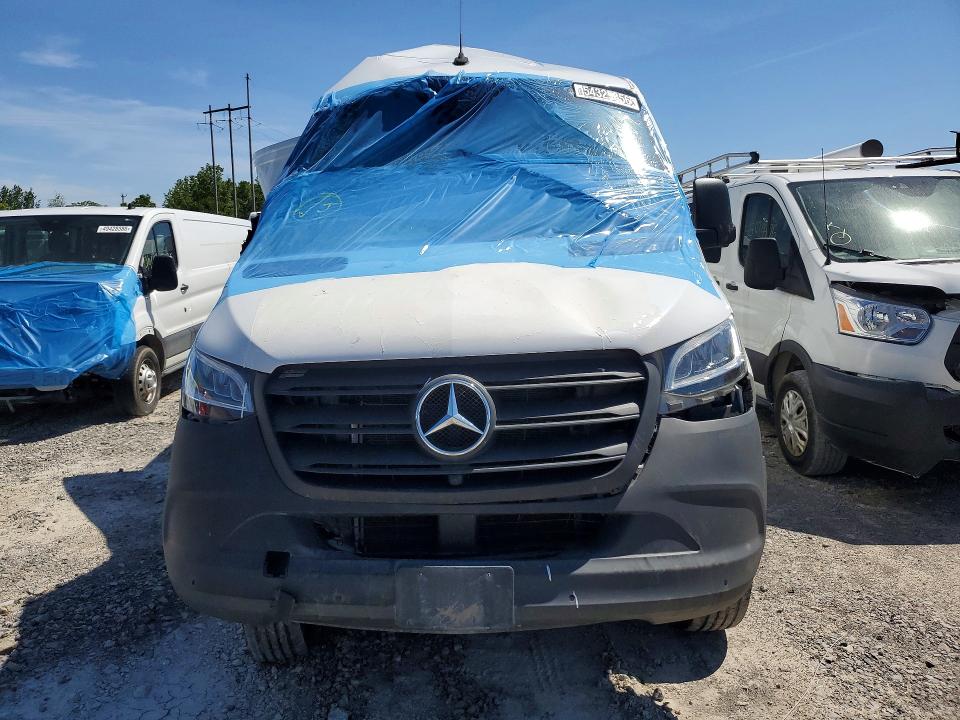 54325856 :رقم المزاد ، W1Y4NBVY9PT146933 vin ، 2023 Mercedes Benz Sprinter مزاد بيع