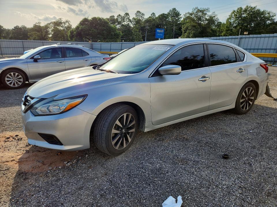 2018 Nissan Altima მანქანა იყიდება აუქციონზე, vin: 1N4AL3AP2JC108120, აუქციონის ნომერი: 58596556