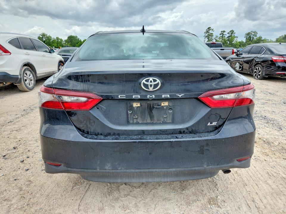 56540476 :رقم المزاد ، 4T1C11AK9NU676488 vin ، 2022 Toyota Camry مزاد بيع