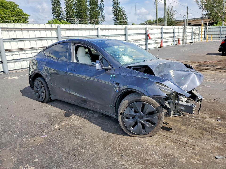 58187816 :رقم المزاد ، 7SAYGDEE5SA360332 vin ، 2025 Tesla Model Y مزاد بيع