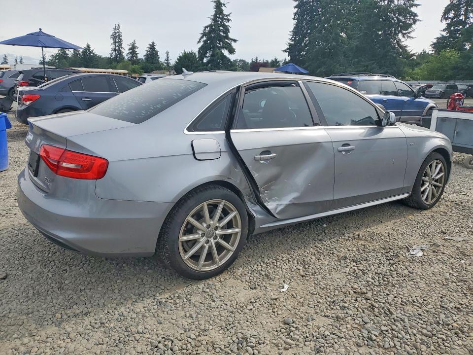 58098586 :رقم المزاد ، WAUFFAFL6FN015563 vin ، 2015 Audi A4 مزاد بيع