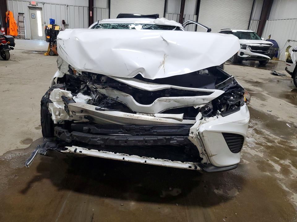 56228346 :رقم المزاد ، 4T1B11HK8KU173466 vin ، 2019 Toyota Camry مزاد بيع