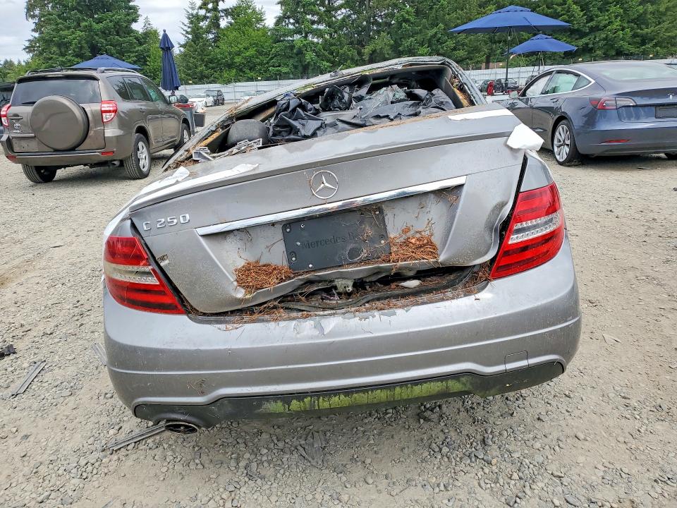 2012 Mercedes-benz C მანქანა იყიდება აუქციონზე, vin: WDDGF4HB0CR236065, აუქციონის ნომერი: 55400706