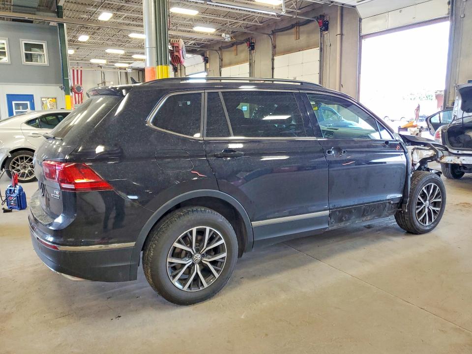 Продажа на аукционе авто 2018 Volkswagen Tiguan, vin: 3VV2B7AX3JM196989, номер лота: 57824996