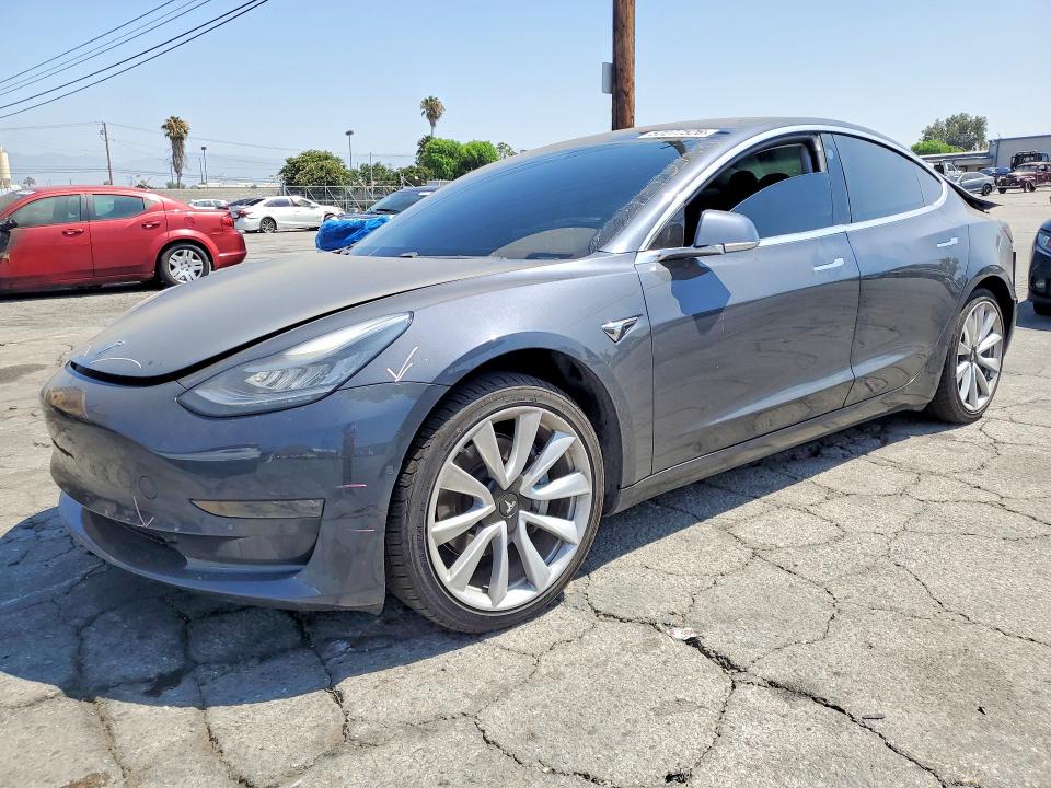 Продажа на аукционе авто 2018 Tesla Model 3, vin: 5YJ3E1EA5JF017725, номер лота: 57277526