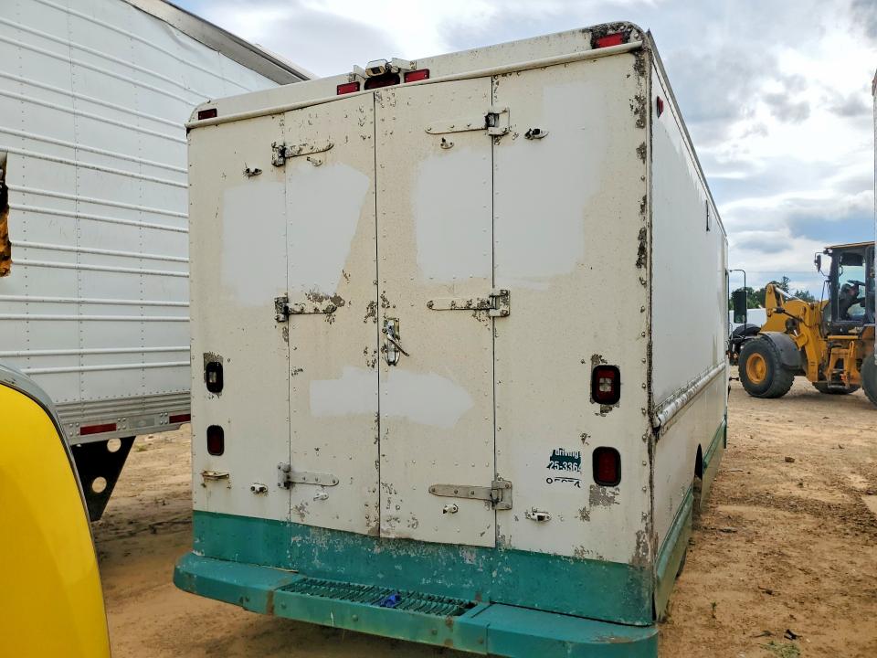 55881316 :رقم المزاد ، 5B4KP42U043395674 vin ، 2004 Workhorse Step Van مزاد بيع