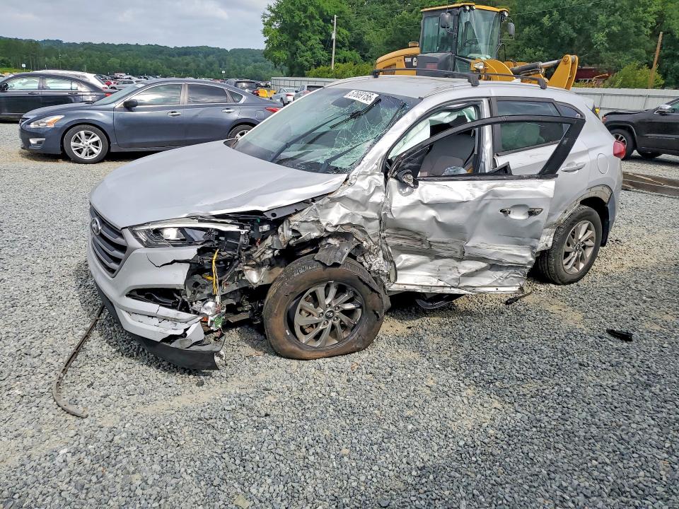 57669156 :رقم المزاد ، KM8J33A46JU694505 vin ، 2018 Hyundai Tucson مزاد بيع
