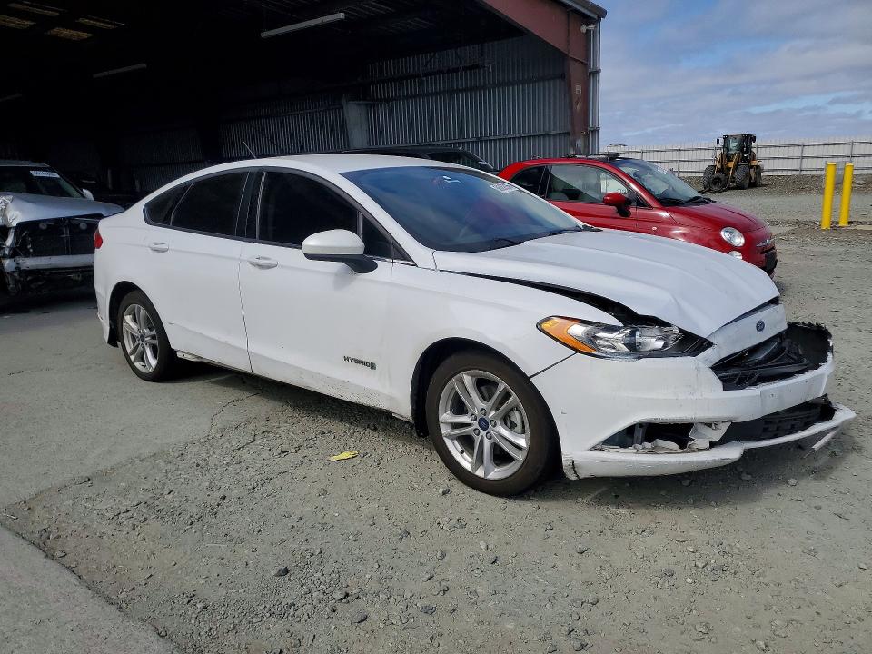 58080936 :رقم المزاد ، 3FA6P0LU8JR133343 vin ، 2018 Ford Fusion مزاد بيع