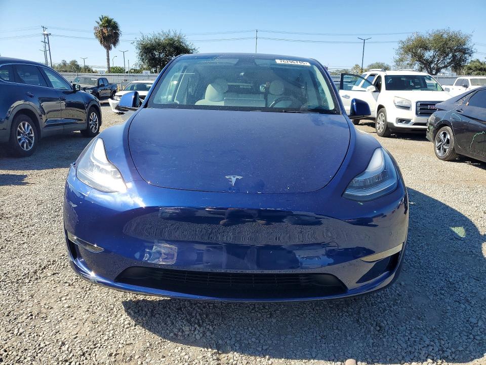 76296745 :رقم المزاد ، 7SAYGAEE2NF464959 vin ، 2022 Tesla Model Y مزاد بيع
