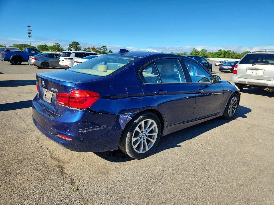 2016 Bmw 320 მანქანა იყიდება აუქციონზე, vin: WBA8E5G57GNT93492, აუქციონის ნომერი: 57364536