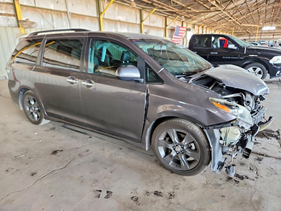 58860026 :رقم المزاد ، 5TDXK3DC7GS743079 vin ، 2016 Toyota Sienna مزاد بيع