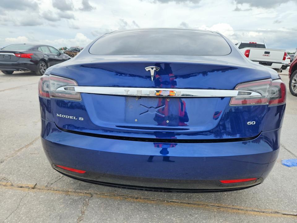 2016 Tesla Model S მანქანა იყიდება აუქციონზე, vin: 5YJSA1E11GF160252, აუქციონის ნომერი: 56396476